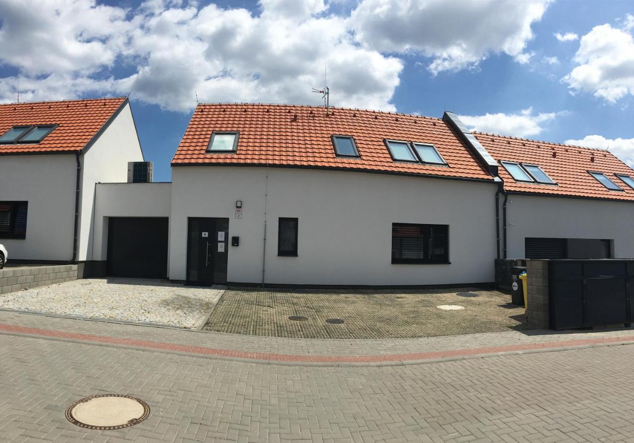 Vilabyt Se Zahradkou A Vyhledem Na Zamek Mikulov Exterior foto
